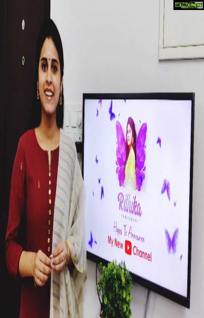 Rithika Tamil Selvi Instagram - இந்த தீப ஒளியான தீபாவளி நாளில் உங்கள் அனைவரின் ஒளிமயமான எதிர்காலம் சிறந்தோங்க அனைவருக்கும் எனது மனமார்ந்த நல்வாழ்த்துக்கள் மகிழ்ச்சி பொங்கட்டும் மகிழ்ச்சி மட்டுமே ஒளியின் காட்சியாக இருக்கட்டும் 🙏 Channel link in BIO👆 . . . . #happydiwali2021 #happydiwali #rithika #tamil_rithika #rithikavijaytv #RithikaTamilselvi #rithikayoutubechannel #newlaunch #newbeginnig #Rithika