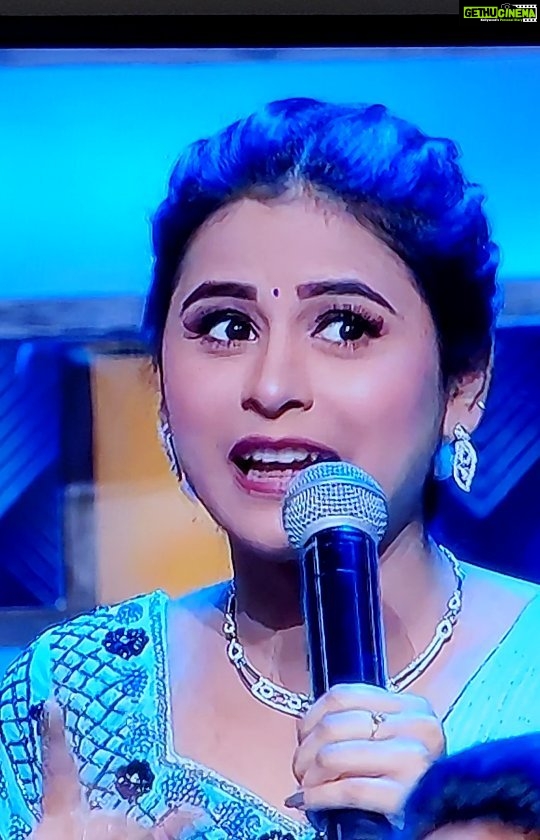 Rithika Tamil Selvi Instagram - Aathangam kottura moment ROFL😂😅 SORRY @bjbala_kpy "kanna pinna pannu ellame fun uh "😜 In today's #singapenney show 👆 . . . . #rithika #rithikavijaytv #vijaystars #vijaytvshows #singapenne #tamil_rithika