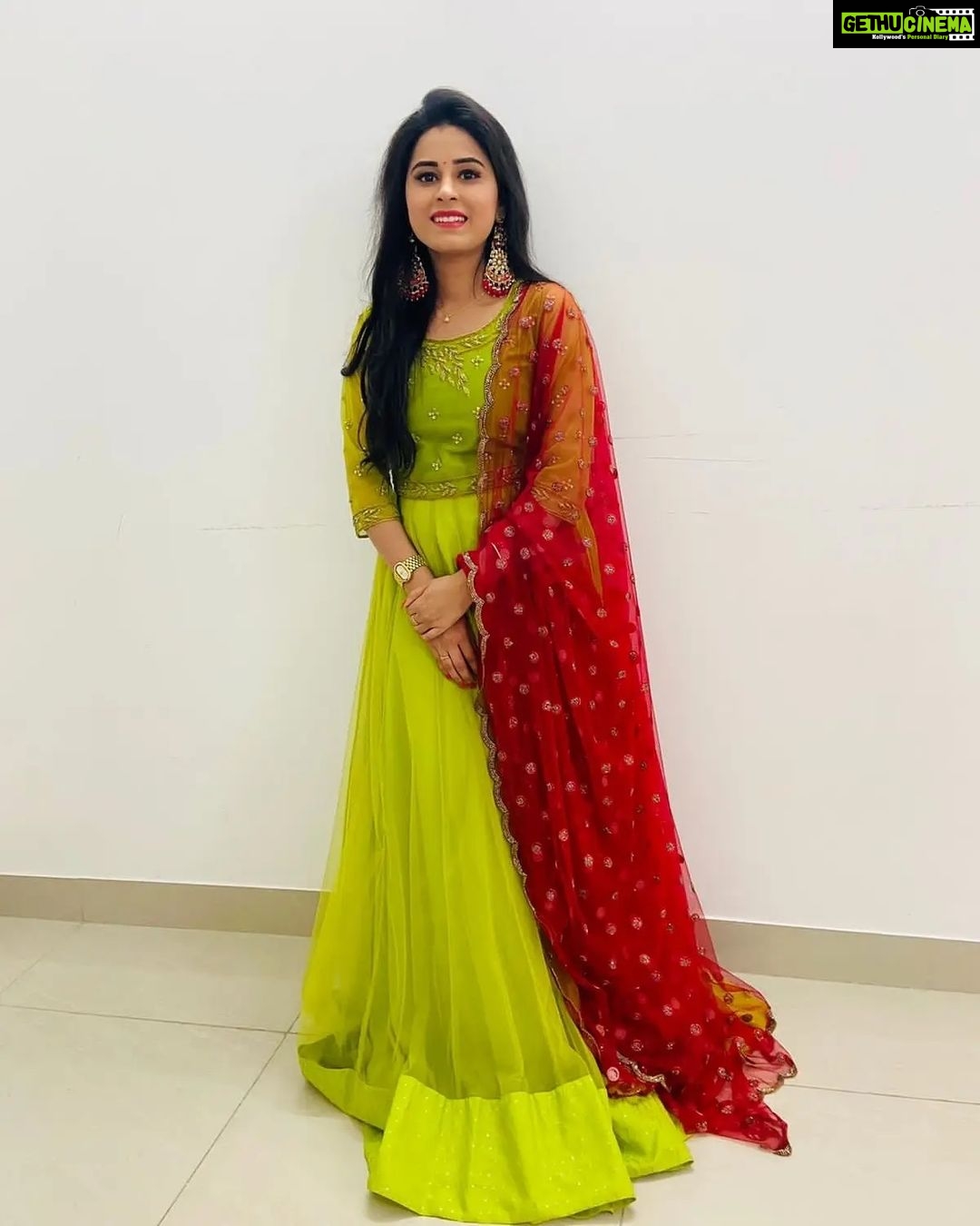 Rithika Tamil Selvi Instagram - Happy morning everyone ☺✌ . . . Outfit designer @abinayadesignerstudio . . . #rithika #rithikavijaytv #tamil_rithika #vijaystars #Rithika #rithikacwc