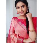 Rithika Tamil Selvi Instagram - Life is always a SURPRISE . Make sure that you are surprised in a good way😊 Have a great month ahead ✌ Saree @ashas_womens_collection Designer @thisadesignstudio . . . #rithika #sareelove #vijaystars #tamil_rithika #rithikavijaytv #traditionalwear