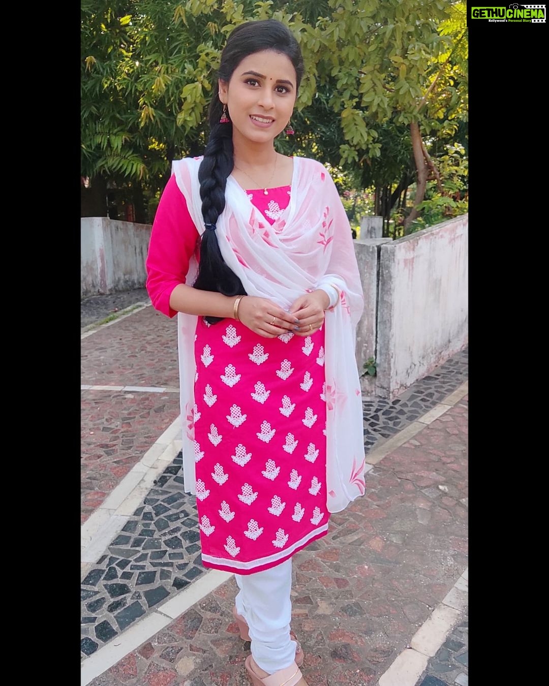 Rithika Tamil Selvi Instagram - Be the reason someone feels welcomed, seen, heard, valued, loved & supported. Good evening π Chudi from @elegant_fashion_way Designer @thisadesignstudio . . . . #rithika #tamil_rithika #rithikavijaytv #vijaystars #baakiyalakshmi #amirthabaakiyalakshmi