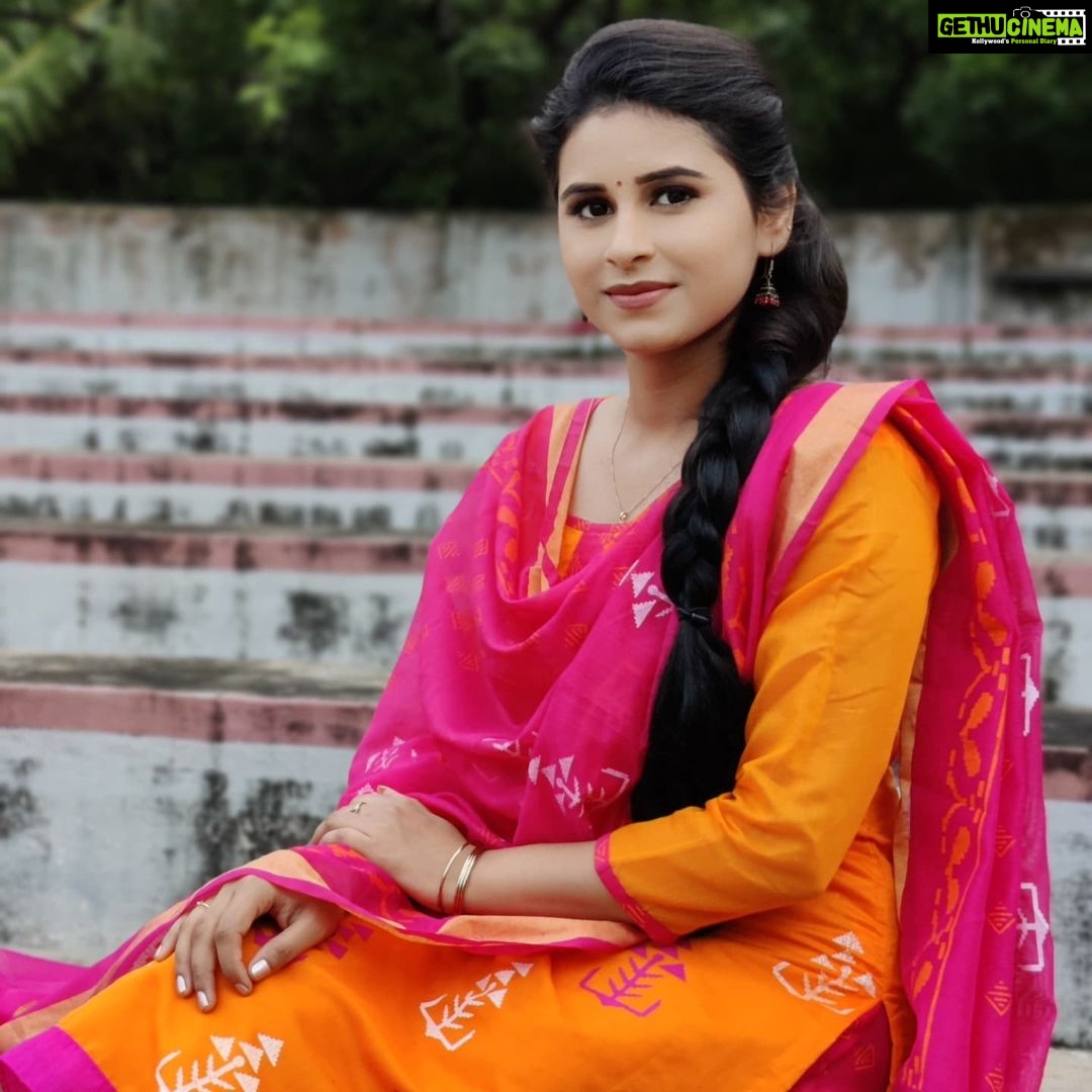 Rithika Tamil Selvi Instagram - Value yourself.. Rest will follow βπ . . . Chudi from @ashas_womens_collection Designer @saleemakamal . . #Rithika #tamil_rithika #rithikavijaytv #amirthabaakiyalakshmi #amirtha #rithika #chudidar