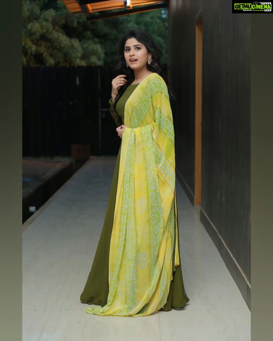 Rithika Tamil Selvi Instagram - Look at people with the eyes of your heart. GOOD MORNING πΈπΊπ . . . . Outfit @sdduniqueboutique_97 PC @vishnukanth_gk . . . #rithika #tamil_rithika #rithikavijaytv #rithikacwc #vijaystars #vijaytelevision #comedyrajakalakkalrani #crkr