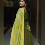 Rithika Tamil Selvi Instagram - Look at people with the eyes of your heart. GOOD MORNING 🌸🌺😊 . . . . Outfit @sdduniqueboutique_97 PC @vishnukanth_gk . . . #rithika #tamil_rithika #rithikavijaytv #rithikacwc #vijaystars #vijaytelevision #comedyrajakalakkalrani #crkr