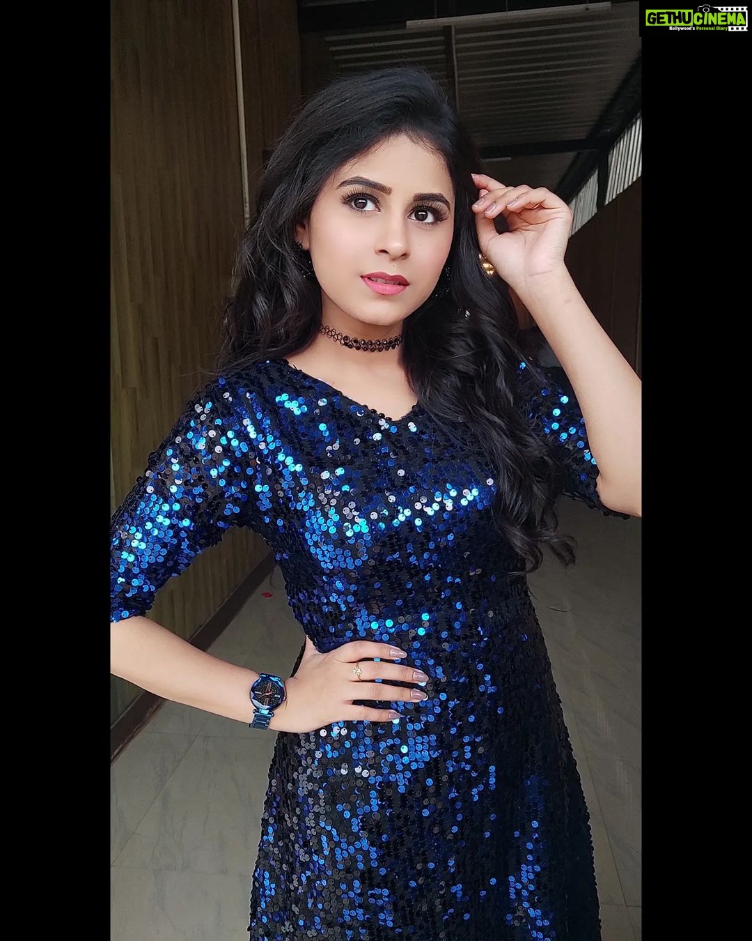 Rithika Tamil Selvi Instagram - Survive the DARK and you will become the LIGHT 😊✌ . . . . #rithika #rithikavijaytv #tamil_rithika #vijaystars #Rithika #rithikacwc