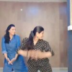 Rithika Tamil Selvi Instagram - It's was fun making this reel with this cutie @suchitraks 🤣 though we got the perfect one, still I loved this blooper & wanted to share this to all😃 #rithika #rithikavijaytv #reelsindia #reelsinstagram #baakiyalakshmi #baakialakshmivijaytv #vijaystars #vijaytelevision #ranjithamey #ranjithame #trendingreels #trendingsongs #trending #trendingvijaysong #ranjithameyreels