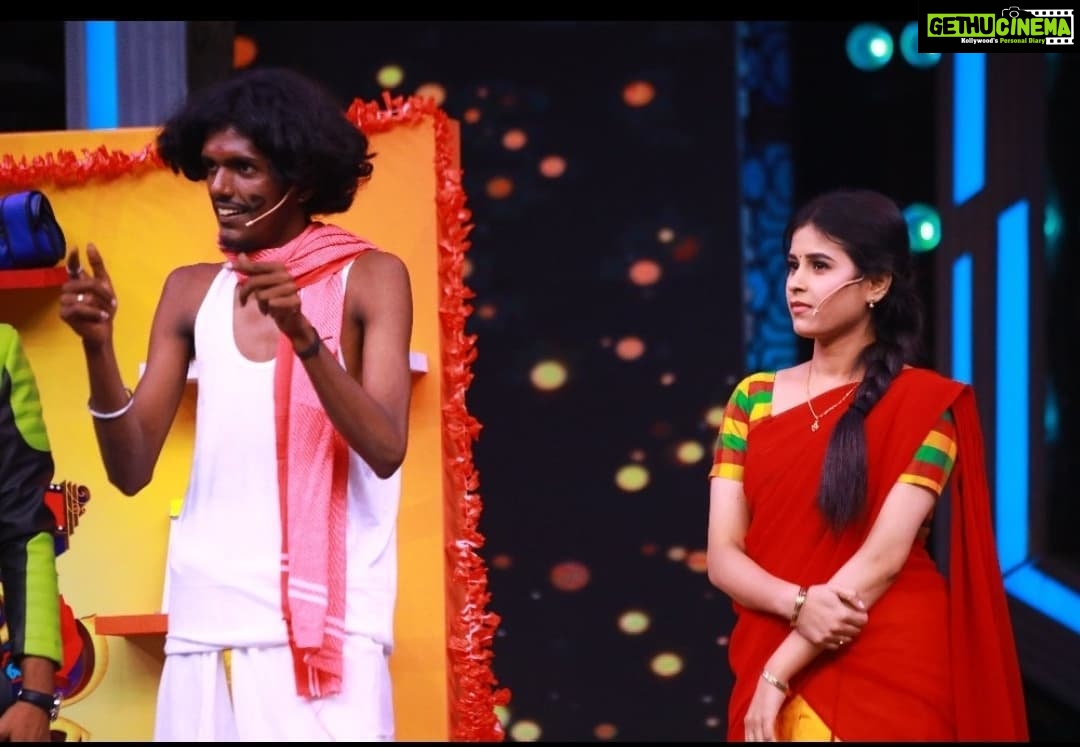 Rithika Tamil Selvi Instagram - Pics with my fiction & non fiction pairs on television @bjbala_kpy @iamvjvishal . . . Pc : @vishnukanth_gk . . . #rithika #tamil_rithika #rithikavijaytv #vijaystars #vijaytelevision #comedyrajakalakkalrani #crkr