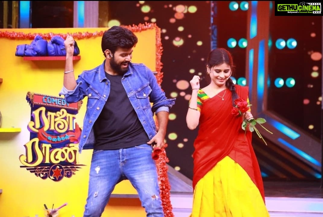 Rithika Tamil Selvi Instagram - Pics with my fiction & non fiction pairs on television @bjbala_kpy @iamvjvishal . . . Pc : @vishnukanth_gk . . . #rithika #tamil_rithika #rithikavijaytv #vijaystars #vijaytelevision #comedyrajakalakkalrani #crkr