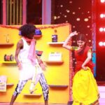 Rithika Tamil Selvi Instagram - Pics with my fiction & non fiction pairs on television @bjbala_kpy @iamvjvishal . . . Pc : @vishnukanth_gk . . . #rithika #tamil_rithika #rithikavijaytv #vijaystars #vijaytelevision #comedyrajakalakkalrani #crkr