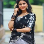 Rithika Tamil Selvi Instagram - விநாயகர் சதுர்த்தி நல்வாழ்த்துக்கள்🙏😊 . . . Pc : @vishnukanth_gk #rithika #tamil_rithika #vijaystars #rithikavijaytv #baakiyalakshmi #baakiyalakshmi_serial #baakiyalakshmi_vijaytv #blacklove #traditionalwear #halfsaree