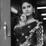 Rithika Tamil Selvi Instagram - விநாயகர் சதுர்த்தி நல்வாழ்த்துக்கள்🙏😊 . . . Pc : @vishnukanth_gk #rithika #tamil_rithika #vijaystars #rithikavijaytv #baakiyalakshmi #baakiyalakshmi_serial #baakiyalakshmi_vijaytv #blacklove #traditionalwear #halfsaree