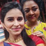 Rithika Tamil Selvi Instagram - Happy faces 😀❤ . . . #Rithika #rithikacookwithcomali #cookwithcomali2 #cookwithcomalicelebration #cookwithcomaliseason2 #cookwithcomalifamily #cookwithcomali #vijaystars #vijaytelevision #vijaytvartist #vijaytvshows #stressbuster #tamil_rithika #tamilselvi_rithika #rithikavijaytv #rithikacwc