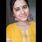 Rithika Tamil Selvi Instagram - இனிய காலை வணக்கம் 😊🍂🌺 . . . . #Rithika #tamil_rithika #rithikavijaytv #morningselfie #morningvibes #rithika #rithikacwc