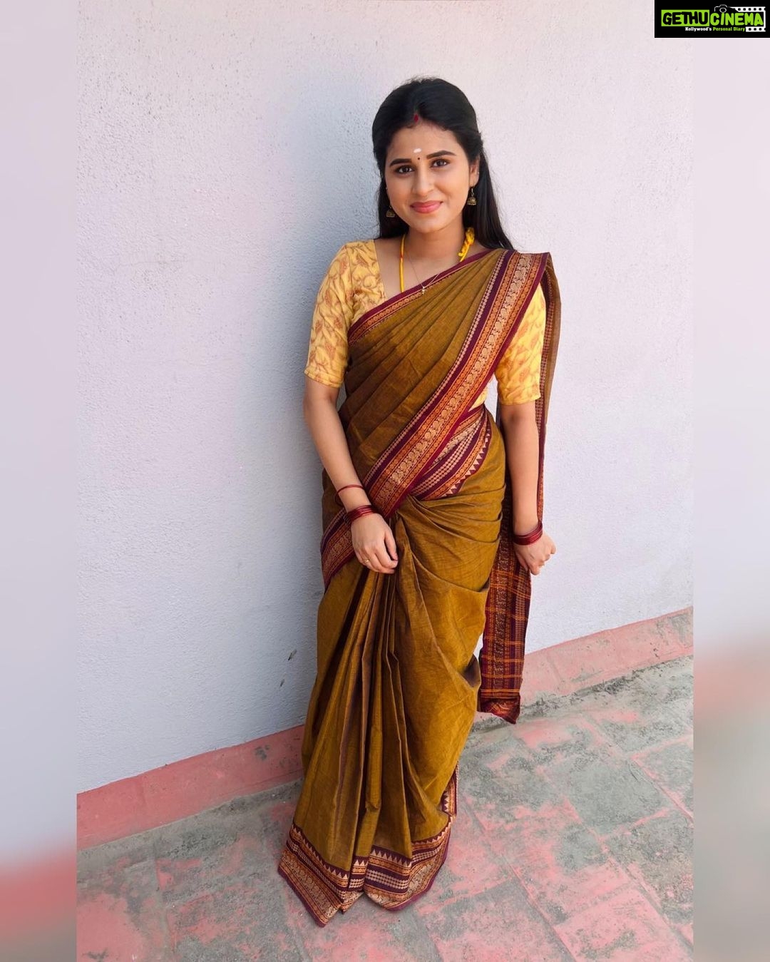 Rithika Tamil Selvi Instagram - Happiness is not by chance but by choice. Be happy always π Sarees @ashas_womens_collection . . . . #rithika #tamil_rithika #baakiyalakshmi_serial #rithikasaree #baakiyalakshmi #vijaystars #vijaytelevision #rithikatamilselvi