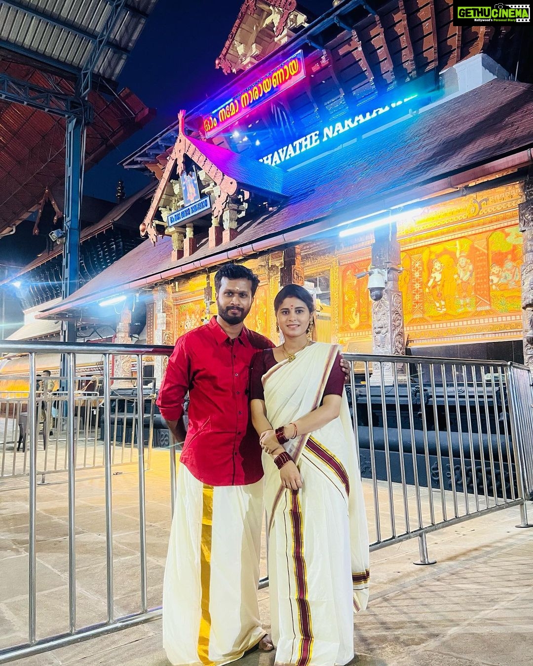 Rithika Tamil Selvi Instagram - Happy New Year 2023 🙏🏻❤️😊 . . . . . . #rithika #tamil_rithika #happynewyear2023 #happynewyear #newyearday1 #newyearvibes #guruvayoortemple #guruvayoor #vinurithika Guruvayur Temple ഗുരുവായൂർ ക്ഷേത്രം