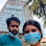 Rithika Tamil Selvi Instagram - ஓம் நம சிவாய🙏🏻 @vinun43 . . . #thiruvannamalaitemple #arulmiguarunachaleswarartemple #tiruvannamalai #rithika #tamil_rithika #vinurithika #vijaystars #vijaytelevision Annamalayar Temple Tiruvannamalai