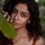 Roshini Haripriyan Instagram – Eyes tell what words can’t 🤍

Photography @irst_photography 

#roshniharipriyan #red #potraits
