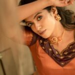 Roshini Haripriyan Instagram – Manjal veyil ✨

Outfit – @zol_studio
Styling – @subikanifabint 
Photography – @camerasenthil 
make up – @pavihairandmakeup 
Hair – @ranjitha_hairstylist 
Organised by @rrajeshananda 

#roshniharipriyan #roshni #grateful