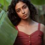 Roshini Haripriyan Instagram – Eyes tell what words can’t 🤍

Photography @irst_photography 

#roshniharipriyan #red #potraits