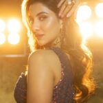 Rukmini Maitra Instagram - New Year's Eve Ready...💥💥💥❤️‍🔥❤️‍🔥❤️‍🔥 P.S. With a Broken Knee but a Firm Spirit!💫 Outfit @kommalsood Styling @styleographbychikkygoenka Makeup @makeupbybithikabenia Hair @hairbymousami Photography @pixelamalgam