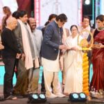 Rukmini Maitra Instagram – Such an honour inaugurating the #28thKIFF alongside our Honorable Chief Minister @mamataofficial and other eminent stalwarts of the industry.. Truly Grateful 🙏🏻⭐️
#KIFF2022 #KIFF
