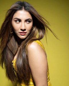 Rukmini Maitra Instagram - Some Sunday Spice..😘💥💛

Catch me on #DanceDanceJuniorSeason3 tonight at 9:30 pm only on @starjalsha 

Outfit @varnikasangoi
Styling @styleographbychikkygoenka 
Hair @hairbymousami 
Makeup @makeupbybithikabenia 
Photography @pixelamalgam
