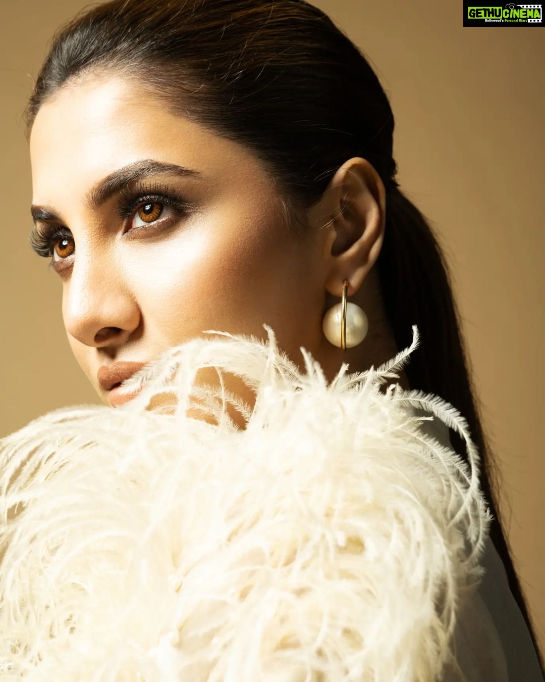 Rukmini Maitra Instagram - I spy with my little eye..👁