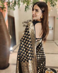Rukmini Maitra Instagram - মায়ের গয়না আর শাড়ি, 
পরে আমি খুশী ভারী I 😃❤️