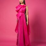 Rukmini Maitra Instagram - "Enough of PINK!".. Said No Girl Ever!💕😌 #dancedancejuniorseason3 tonight at 9:30pm only on @starjalsha Outfit @richakhemkalabel Styling @styleographbychikkygoenka Makeup @makeupbybithikabenia Hair @hairbymousami Photography @pixelamalgam