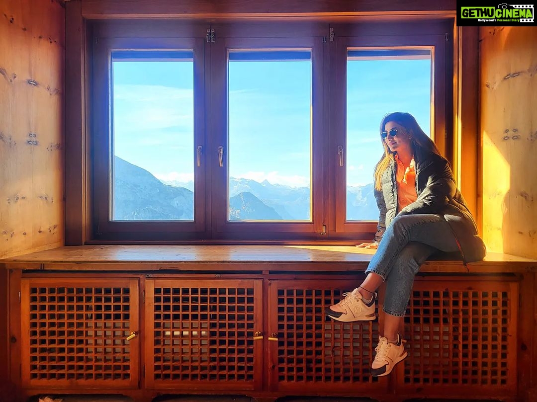Rukmini Maitra Instagram - Latest Hobby Addition : Chilling in Hitler's Den π₯Έπ Kehlsteinhaus - Eagles Nest