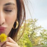 Rukmini Maitra Instagram - End of day dump 🌼 P.S. Damn! I think that didn't sit(read sound) right 😅😆 Vienna, Austria