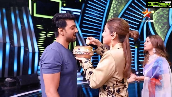 Rukmini Maitra Instagram - ডান্স ডান্স জুনিয়র সিজন থ্রি-র মঞ্চে হল বিজয়ার মিষ্টিমুখ। দেখুন #DanceDanceJuniorSeason3 । শনি - রবি 9:30 PM #StarJalsha #স্টারজলসা
