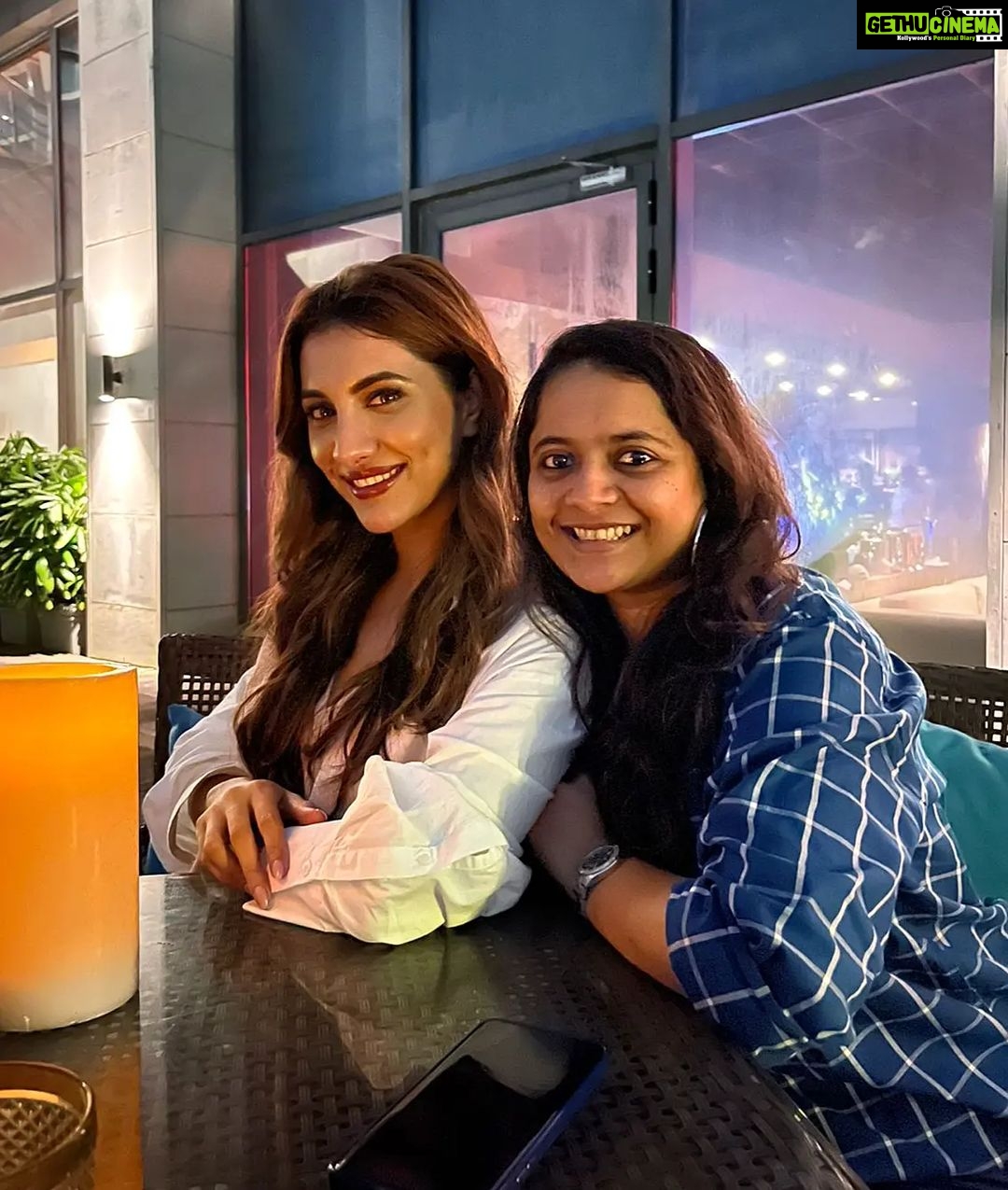Rukmini Maitra Instagram - Finally a picture & a dinner date with this one, and that too in my city!💖🧿 @parinaparekh Kolkata