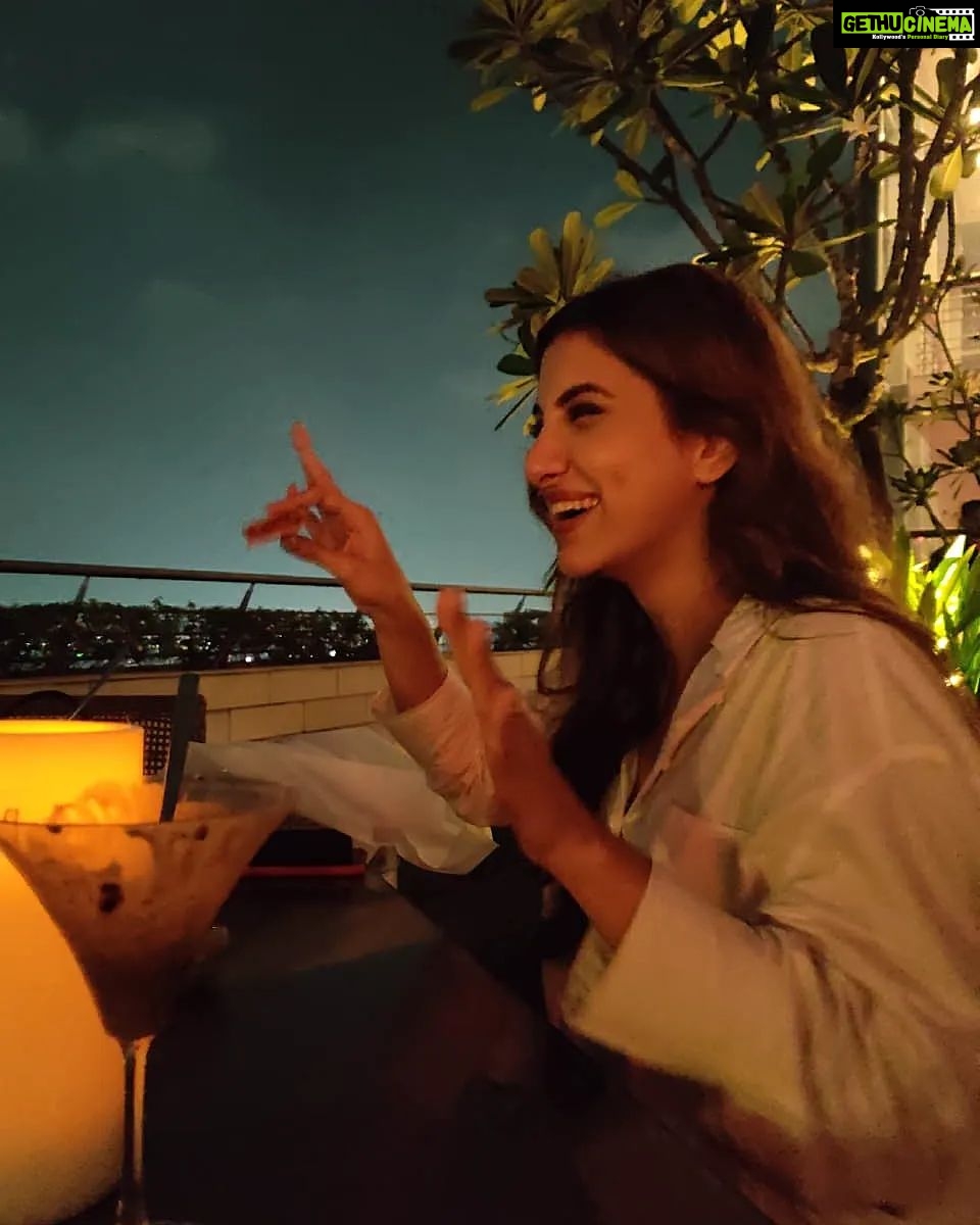 Rukmini Maitra Instagram - Food makes me the happiest girl in the whole wide world! Swipe to see before and after!😁