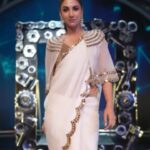 Rukmini Maitra Instagram - Walking into your homes & hearts tonight sharp at 9:30pm! 🧡🤍💚 #DanceDanceJuniorSeason3 only on @starjalsha #DDJSeason3