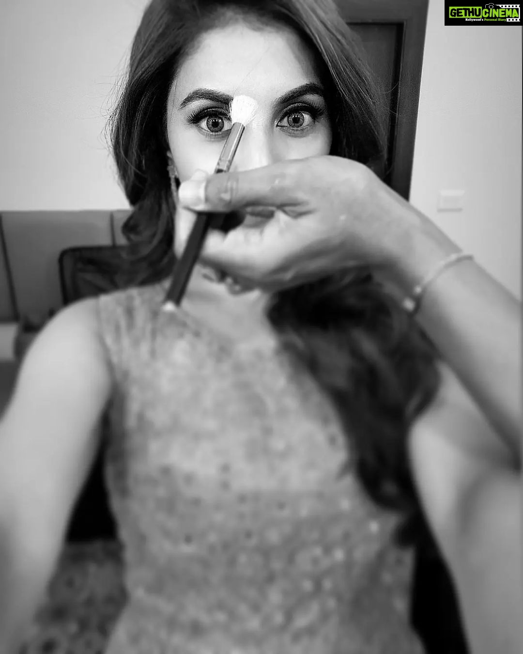 Rukmini Maitra Instagram - Literally what happens BEHIND THE SCENES!πΆβπ«οΈπ³