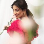 Rukmini Maitra Instagram - Bloom & Become, always with Grace!🌸🌺⭐️