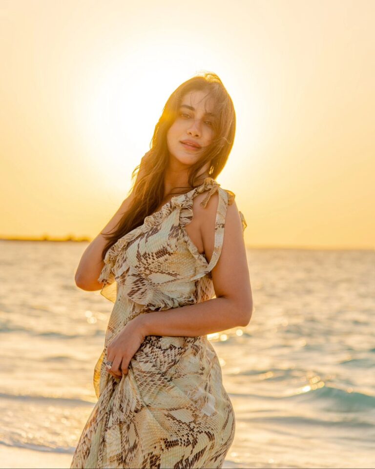 Rukmini Maitra Instagram - The Sun, The Sea, The Sand & SHE...💛