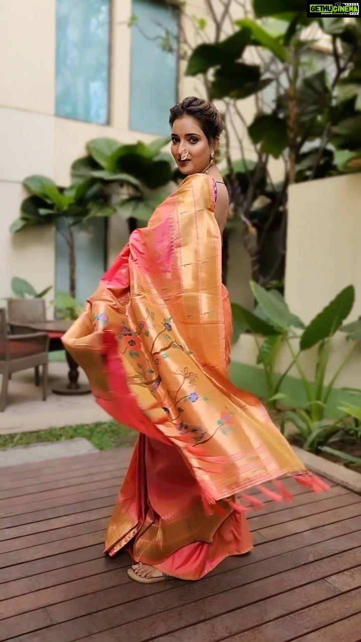 Rupali Bhosale Instagram - Because it’s Trending @ankushpchaudhari @kedarshindems @sanashinde @maharashtra_shaheer_the_film Saree by @gauri.ethnic MUA @abolithattemuaofficial Video by @saneshashank Managed by @its_ashwini_shendge . . . . . . . . #SareeLove #LifeIsBeautiful #Saree #Traditional #GratitudeAttitude #TeamWork #SaturdayVibes #TrendingWending #FeelItReelIt #Fashion #Ootd #OotdFashion #RupaliBhosle #RockingRupali #RupaliWinningHearts #KeepLoving #AaiKutheKayKarte #Sanjana 🧿