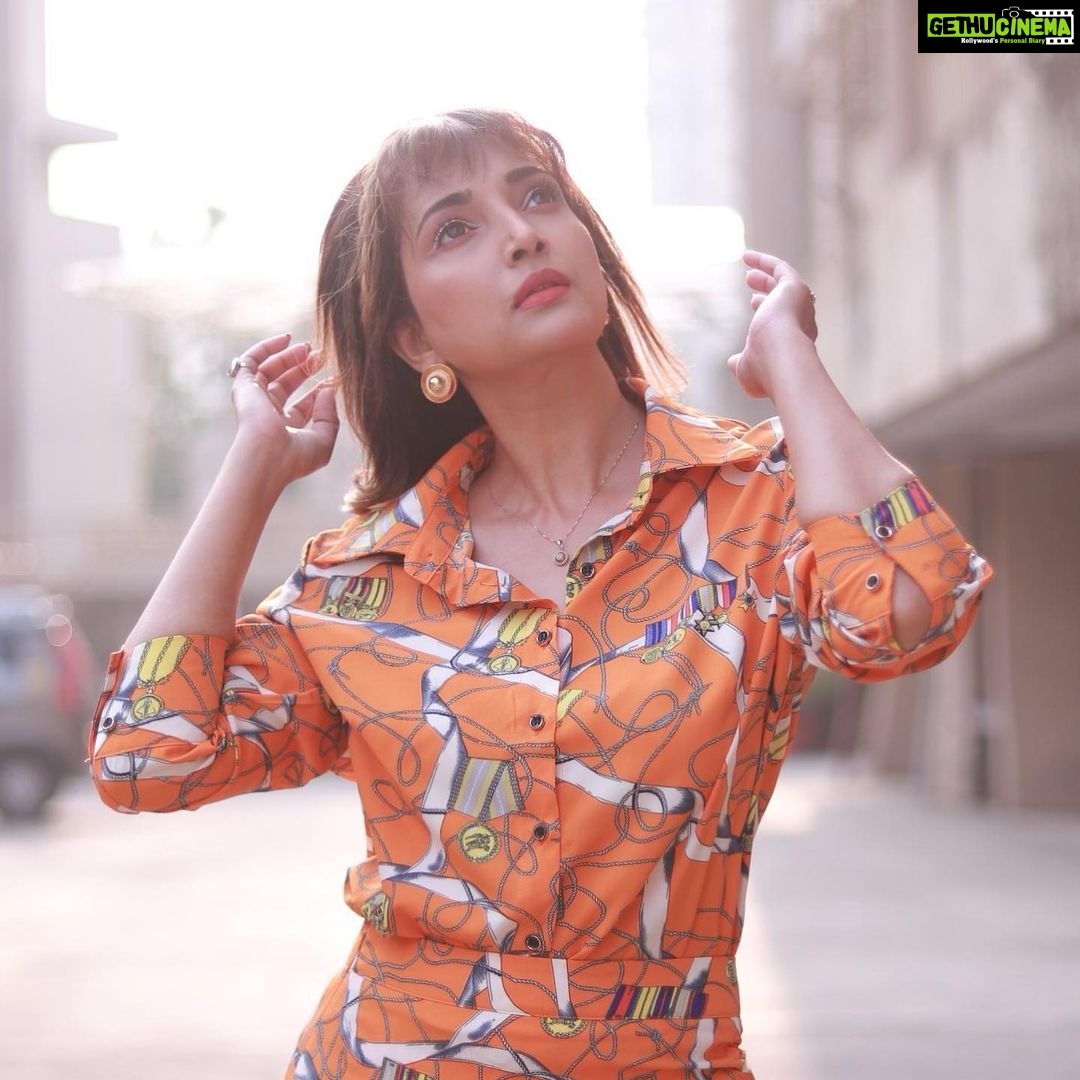 Rupali Bhosale Instagram - Before death takes away what you are given, give away what there is to give. ~ RuMi ~ Hair by @ruksar__99 Makeup by @mhatresameer60 Clicked by @miss_canon_21 . . . . . . #LifeIsBeautiful #Rumi #FeelLife #PositiveVibes #InstaPic #PhotoShoot #Sunday #SundayVibes #Ootd #RupaliBhosle #RockingRupali #RupaliWinningHearts #KeepLoving #Sanjana #StarPravah #AaiKutheKayKarte 🧿