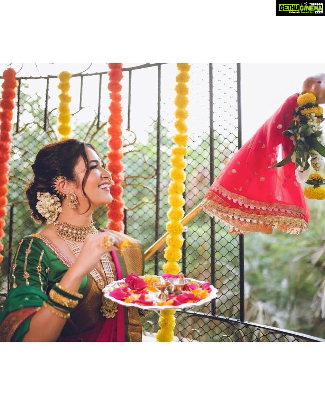 Rupali Bhosale Instagram - #GudiPadwa2023: Marathi celebrities share glimpses of their #GudiPadwa celebration! @rupalibhosle #amrutakhanvilkar @amrutakhanvilkar @ridhimapandit @priyamarathe @gaurikulkarni23 @nehhapendse @suyashtlk @oakprasad @manjiri_oak
