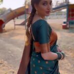 Rupali Bhosale Instagram – ❤️ LOVE FOR SAREE CONTINUES ❤️

Saree by @gauri.ethnic 
Makeup by @mhatresameer60 
Hair and video by @ruksar__99 
Nath by @samarth_creation_2022 
Assistant @raju_chiluka31
.
.
.
.
.
.
.
#GoldenHour #Collaboration #RupaliXGauriEthnic #SareeLove #LifeIsBeautiful #Saree #Traditional #GratitudeAttitude #TeamWork #ThursdayVibes #VideoShoot #InstaReels #FeelItReelIt #Fashion #Ootd to #OotdFashion #RupaliBhosle #RockingRupali #RupaliWinningHearts #KeepLoving #AaiKutheKayKarte #Sanjana🧿