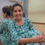 Rupali Bhosale Instagram - संजनाने अशी केली तिच्या परफॉर्मन्सची तयारी... आपल्या माणसांचा आपला सोहळा... 'Star प्रवाह परिवार पुरस्कार २०२३' रविवार १९ मार्च संध्या. ७:०० वा. Star प्रवाहवर... #PravahParivaar2023 #परिवारपुरस्कार२०२३ #StarPravah @rupalibhosle