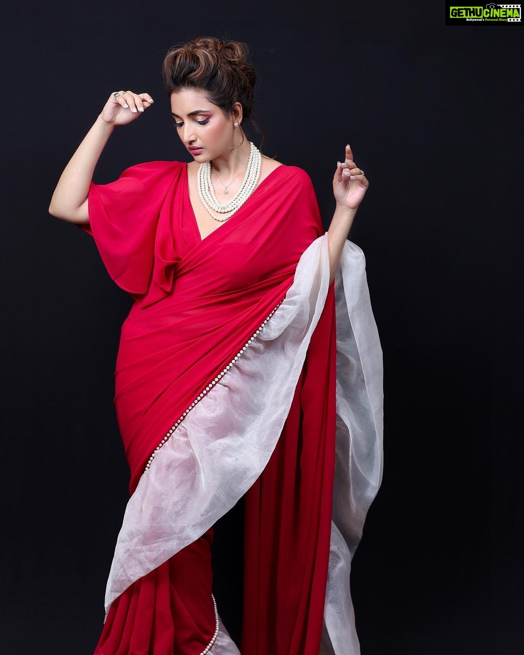 Rupali Bhosale Instagram - I STAND FOR FREEDOM OF EXPRESSION, DOING WHAT YOU BELIEVE IN, AND GOING AFTER YOUR DREAMS. ~ Madonna ~ Makeup by @mhatresameer60 Hair by @ruksar__99 Outfit by @the_rightknot Styling by @_pranitapari Jewellery by @maniyukta @pvcollection_6100 Clicked by @mandarbhadrike_photography Special Thanks to #Shrinivas ❤️ . . . . . #LifeIsBeautiful #FeelLife #PhotoShoot #InstaPic #Ootd #ThursdayVibes #ThursdayMood #Rupalibhosle #InstaPic #RockingRupali #RupaliWinningHearts #KeepLoving #AaiKutheKayKarte #Sanjana 🧿
