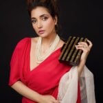 Rupali Bhosale Instagram - "The self-confidence one builds from achieving difficult things and accomplishing goals is the most beautiful thing of all." ~ Madonna ~ Makeup by @mhatresameer60 Hair by @ruksar__99 Clutch by @aclutchstory Outfit by @the_rightknot Styling by @_pranitapari Jewellery by @maniyukta @pvcollection_6100 Clicked by @mandarbhadrike_photography Special Thanks to #Shrinivas ❤️ . . . . . #LifeIsBeautiful #FeelLife #PhotoShoot #InstaPic #Ootd #ThursdayVibes #ThursdayMood #Rupalibhosle #InstaPic #RockingRupali #RupaliWinningHearts #KeepLoving #AaiKutheKayKarte #Sanjana 🧿