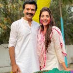 Rupali Bhosale Instagram - Check out the colourful pictures of some of our favourite Marathi celebs who ushered in Holi festivities . . . . #rupalibhosle #RishiSaxena #ShivThakre #mitalimayekar #siddharthchandekar