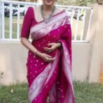 Rupali Bhosale Instagram - आशुतोष-अरूंधतीच्या लग्नासाठी संजना झाली खास तयार...😍😍 @rupalibhosle #rupalibhosle #aaikuthekaykarte #sanajana #arundhathi #marriage #speciallook #saree #sareelook #StarPravah #starpravahparivaar #entertainment #KalakrutiMedia #bhfyp