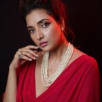 Rupali Bhosale Instagram - My heart is so small it's almost invisible. How can You place such big sorrows in it? "Look," He answered, "your eyes are even smaller, yet they behold the world. ~ RuMi ~ Makeup by @mhatresameer60 Hair by @ruksar__99 Outfit by @the_rightknot Styling by @_pranitapari Jewellery by @maniyukta @pvcollection_6100 Clicked by @mandarbhadrike_photography Special Thanks to #Shrinivas ❤️ . . . . . #LifeIsBeautiful #FeelLife #Rumi #StarPravahParivaarPuraskar2023 #PhotoShoot #MondayVibes #MondayMood #Rupalibhosle #InstaPic #RockingRupali #RupaliWinningHearts #KeepLoving #AaiKutheKayKarte #Sanjana 🧿