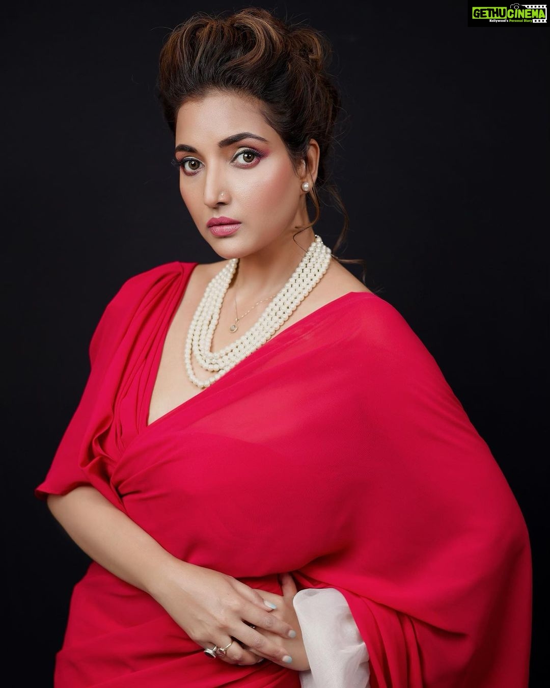 Rupali Bhosale Instagram - My heart is so small it's almost invisible. How can You place such big sorrows in it? "Look," He answered, "your eyes are even smaller, yet they behold the world. ~ RuMi ~ Makeup by @mhatresameer60 Hair by @ruksar__99 Outfit by @the_rightknot Styling by @_pranitapari Jewellery by @maniyukta @pvcollection_6100 Clicked by @mandarbhadrike_photography Special Thanks to #Shrinivas ❤️ . . . . . #LifeIsBeautiful #FeelLife #Rumi #StarPravahParivaarPuraskar2023 #PhotoShoot #MondayVibes #MondayMood #Rupalibhosle #InstaPic #RockingRupali #RupaliWinningHearts #KeepLoving #AaiKutheKayKarte #Sanjana 🧿
