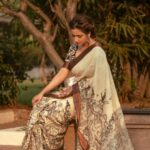 Rupali Bhosale Instagram - Let the beauty of what you love be what you do. ~ Rumi ~ Clicked by @ashayrtulalwar Makeup by @mhatresameer60 Hair & video by @ruksar__99 Assistant @raju_chiluka31 Saree by @tantuparv . . . . . . . #GoldenHour #Collaboration #RupaliXTantuparv #SareeLove #LifeIsBeautiful #Saree #Traditional #GratitudeAttitude #TeamWork #MondayVibes #PhotoShoot #InstaPic #FeelLife #Fashion #Ootd to #OotdFashion #RupaliBhosle #RockingRupali #RupaliWinningHearts #KeepLoving #AaiKutheKayKarte #Sanjana 🧿